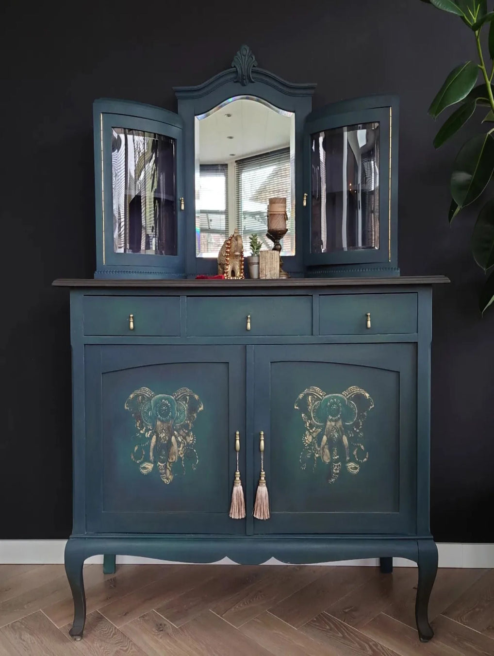 Elephant buffetkast gerestyled